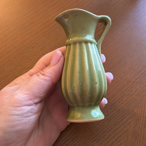 Set of 2 Vintage Stangl 1930s’ Mini-Vase Ribbed Olive Green Mini Pitchers - Picture 8 of 9